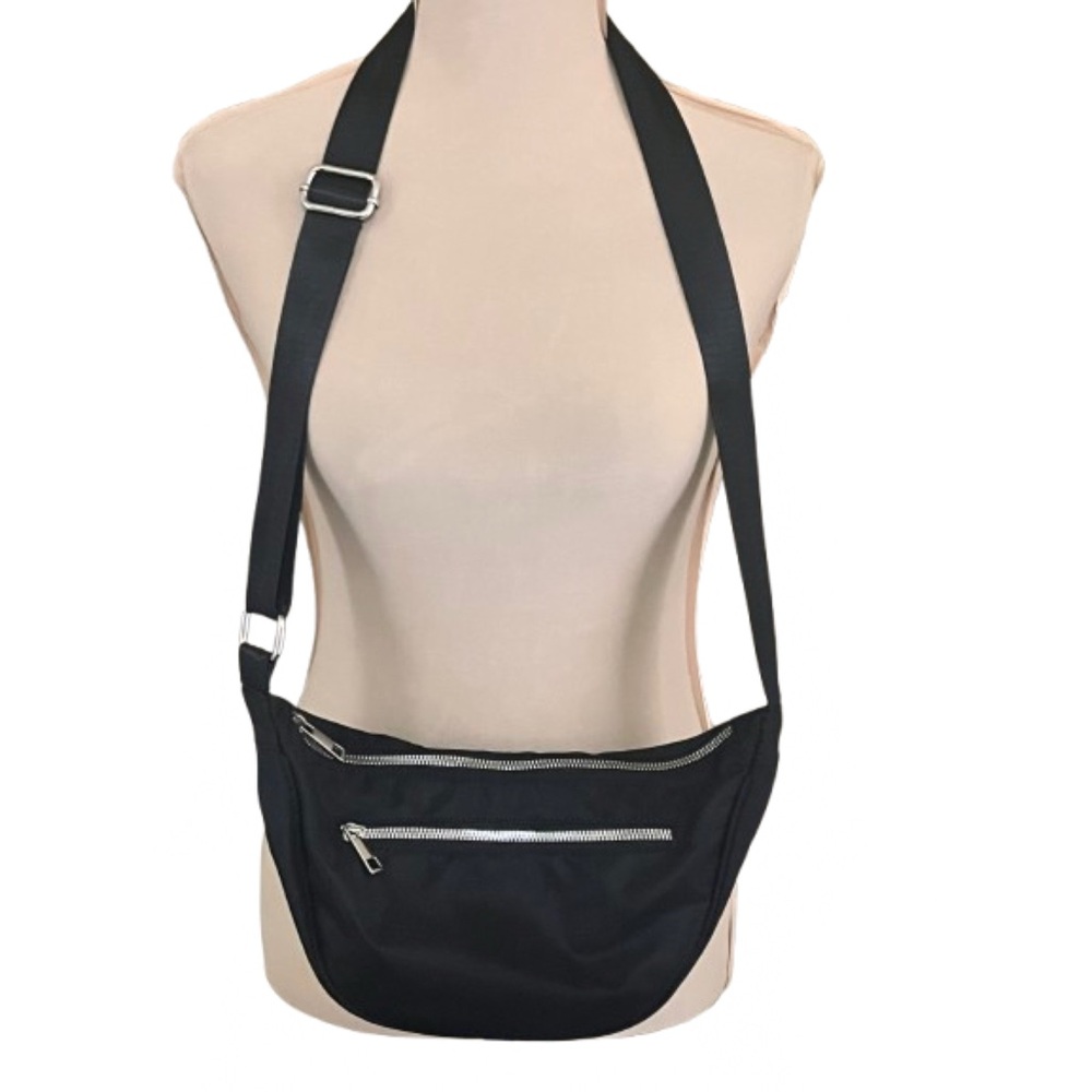 Unbranded Black Crossbody Bag Silver Zippered Adjustable Strap Neutral Crescent